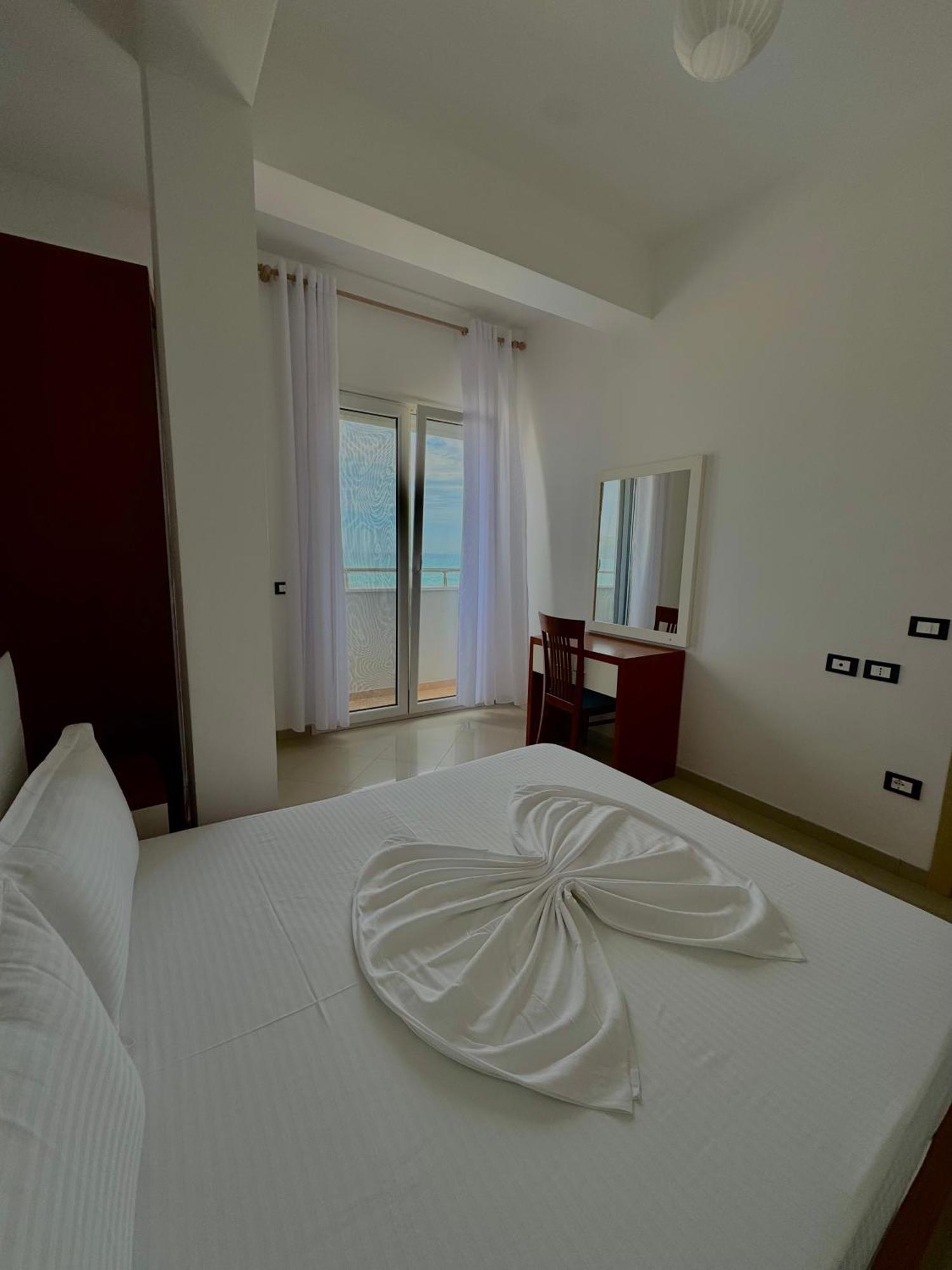 Blue Paradise Hotel Orikum Dış mekan fotoğraf