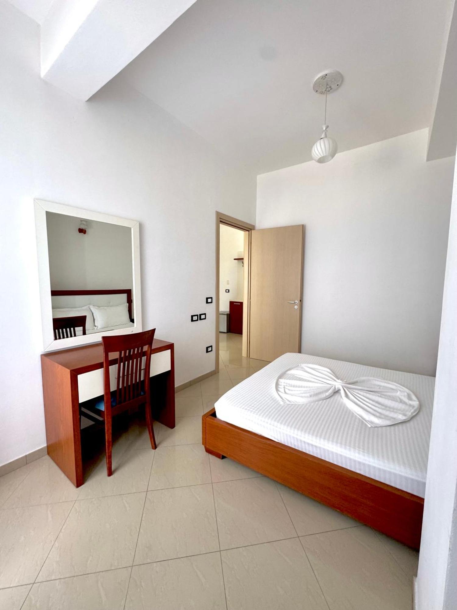 Blue Paradise Hotel Orikum Dış mekan fotoğraf